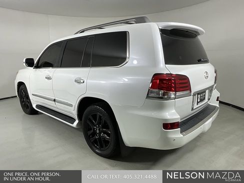 Used 2013 Lexus LX 570 4WD w/ Luxury Pkg image 6