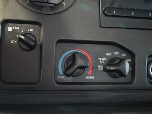 Used 2019 Ford E-350 and Econoline 350 Super Duty w/ Power Windows & Locks Group RWD image 9