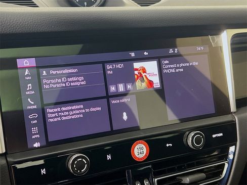 Certified 2023 Porsche Macan S image 15