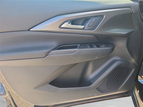 New 2026 Chevrolet Equinox EV LT image 18