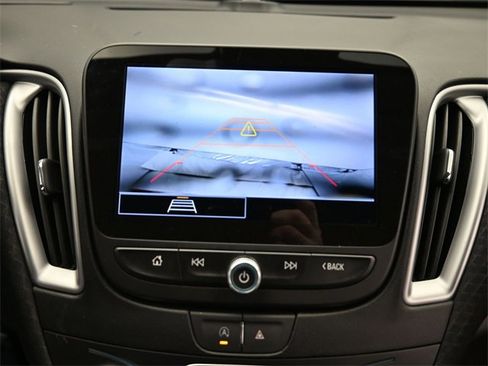 Used 2024 Chevrolet Malibu LT image 16