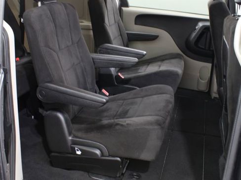 Used 2012 Dodge Grand Caravan SXT image 20