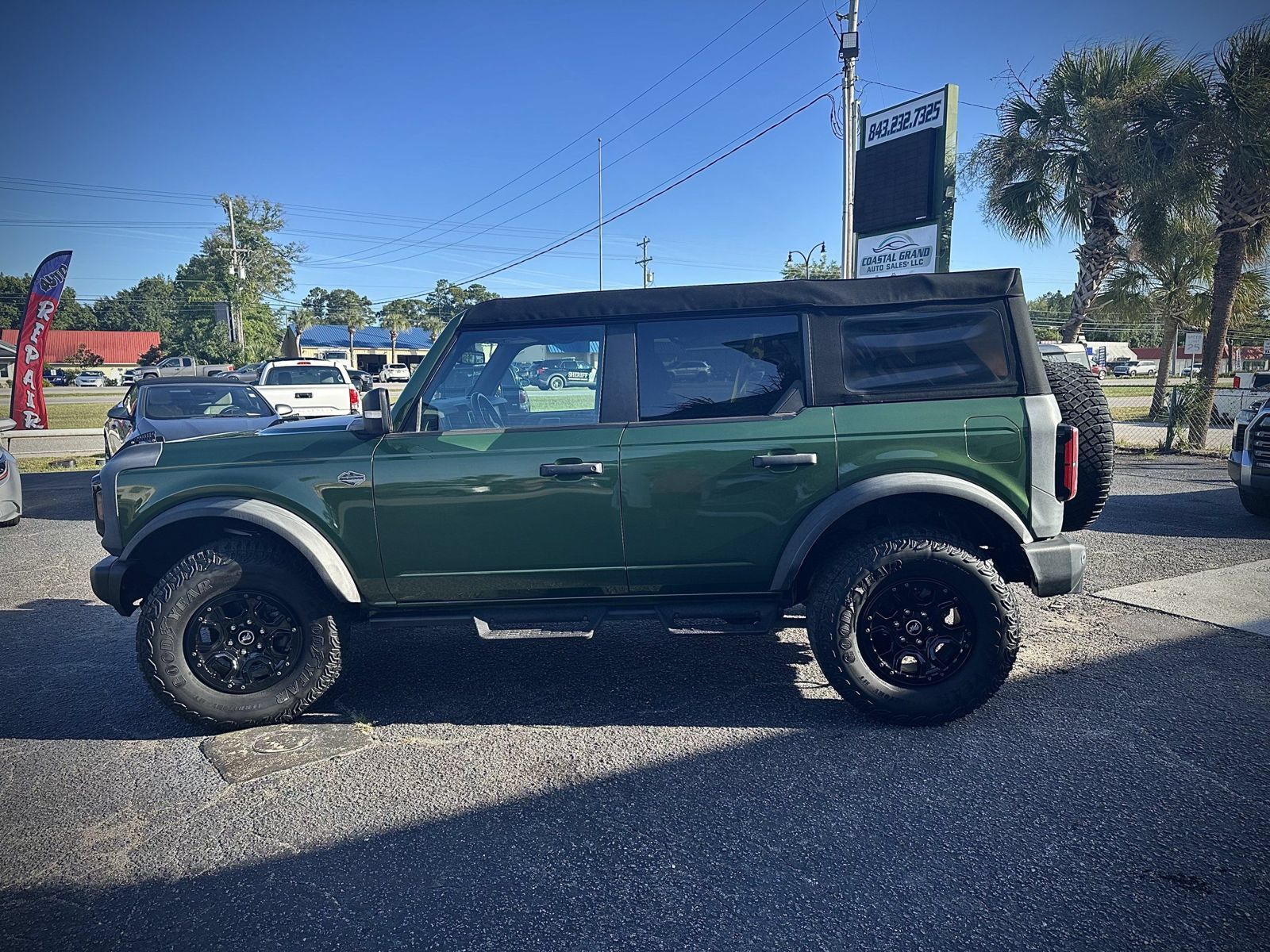 Used 2023 Ford Bronco Wildtrak AWD/4WD image 2