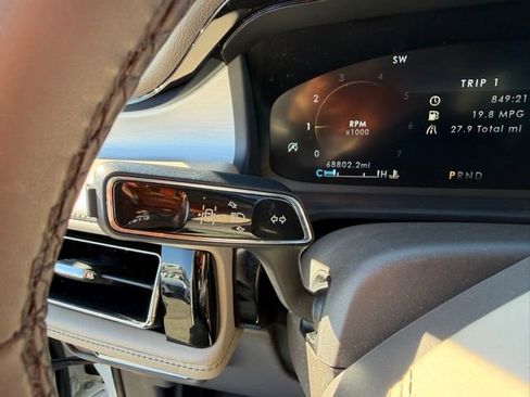 Used 2023 Lincoln Aviator AWD w/ Premium Package image 24