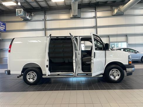 Used 2025 Chevrolet Express 2500 w/ Driver Convenience Package RWD image 11