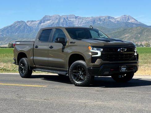 Used 2023 Chevrolet Silverado 1500 LT Trail Boss w/ Convenience Package II AWD/4WD image 1