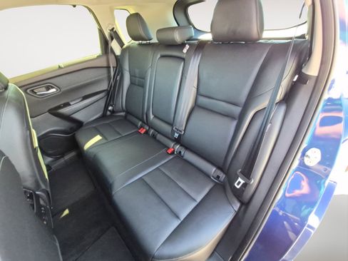 Used 2023 Nissan Rogue SL w/ SL Premium Package image 24