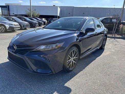 Used 2022 Toyota Camry SE image 13
