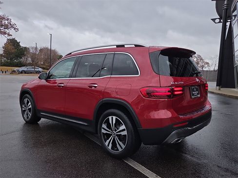 Certified 2025 Mercedes-Benz GLB 250 image 3