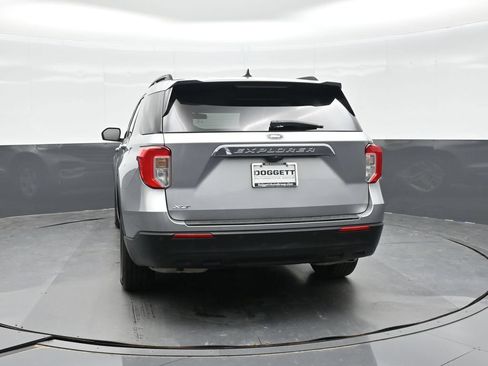 Used 2021 Ford Explorer XLT RWD image 4