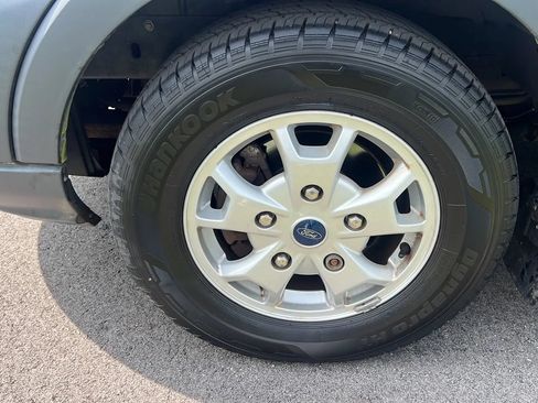 Used 2015 Ford Transit 150 XLT RWD image 25