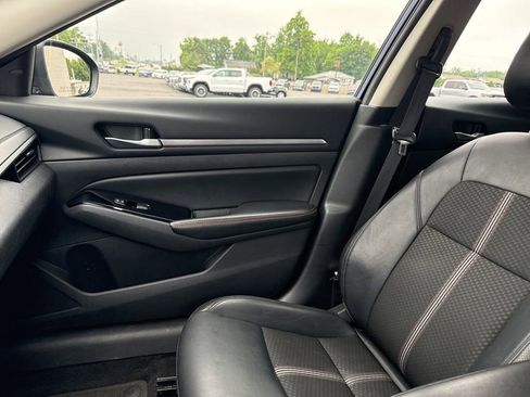 Used 2024 Nissan Altima 2.5 SR FWD image 27