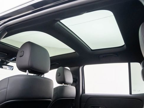 Used 2023 Mercedes-Benz GLB 250 4MATIC image 18