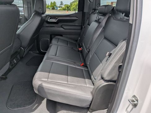 Used 2025 GMC Sierra 1500 SLT AWD/4WD image 29