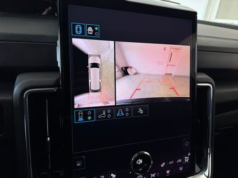 Certified 2025 GMC Yukon XL Denali AWD/4WD image 17