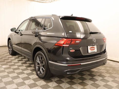 Used 2023 Volkswagen Tiguan SE w/ Panoramic Sunroof Package FWD image 3