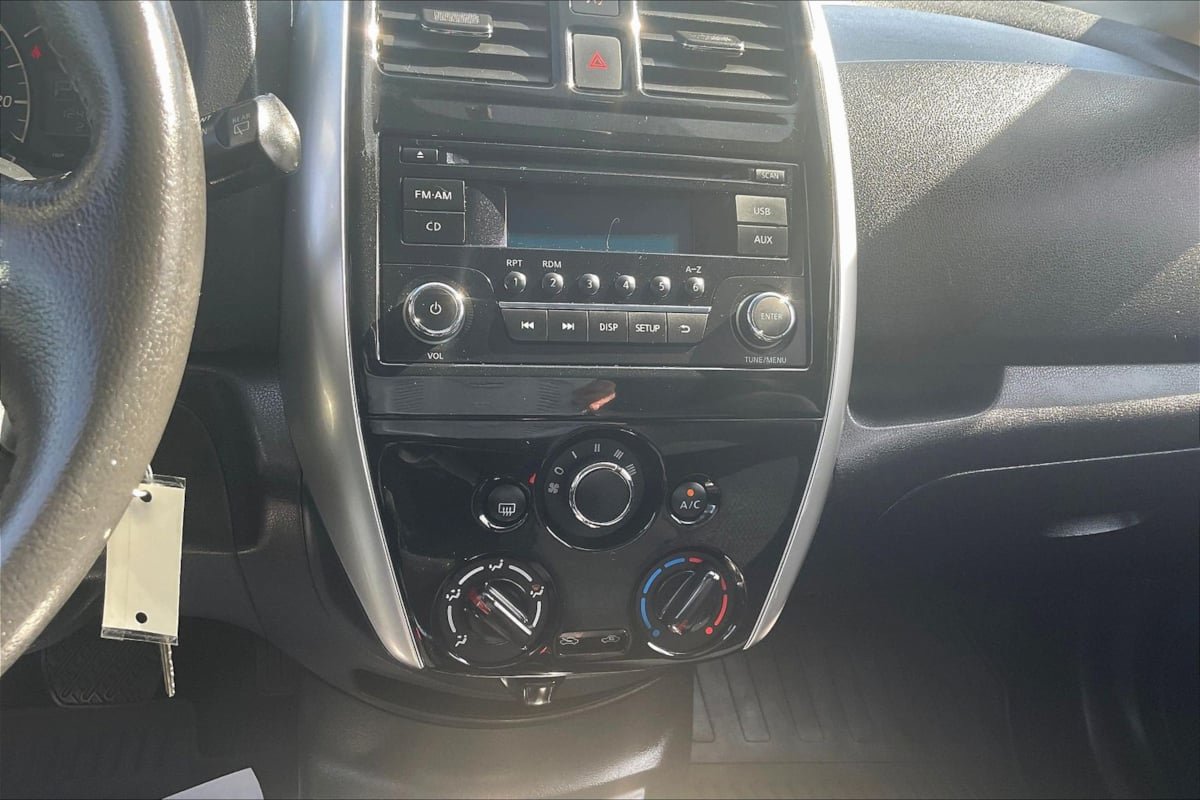 Used 2015 Nissan Versa Note SV FWD image 15