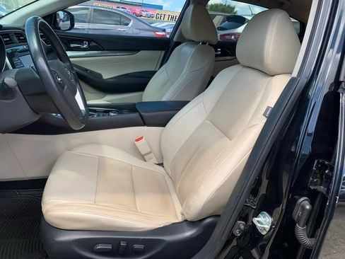 Used 2019 Nissan Maxima 3.5 SL w/ Floor Mat Group FWD image 17