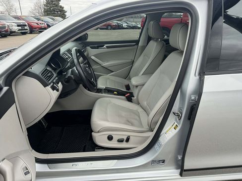 Used 2016 Volkswagen Passat 1.8T SE image 16