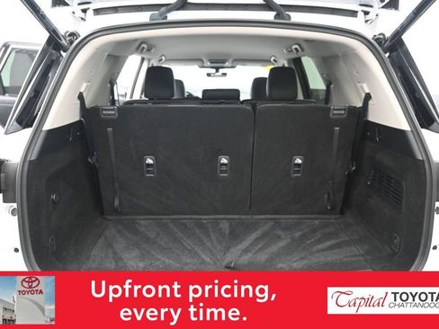 Used 2025 Nissan Pathfinder SL AWD/4WD image 28
