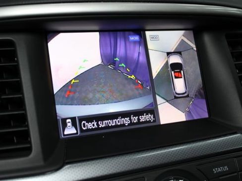 Used 2018 Nissan Pathfinder SL w/ Midnight Edition Package image 20