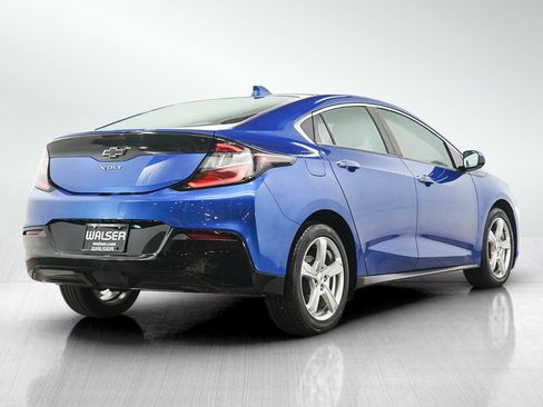 Used 2017 Chevrolet Volt LT w/ Comfort Package FWD image 5