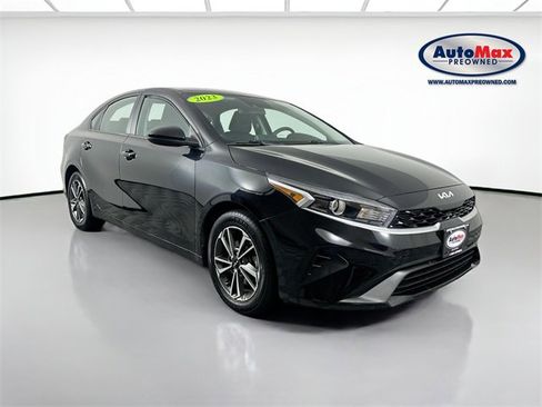 Used 2023 Kia Forte LXS image 1