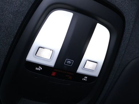 Used 2022 Volvo C40 P8 Recharge Ultimate image 30