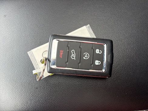 Used 2024 Jeep Grand Cherokee Altitude image 22