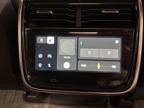 Used 2024 Rivian R1S Adventure AWD/4WD image 30
