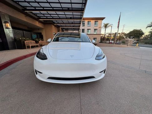 Used 2023 Tesla Model Y Long Range image 2