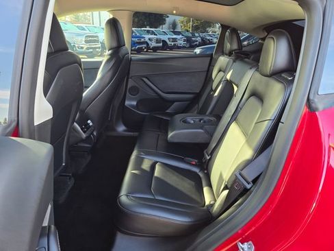 Used 2022 Tesla Model Y Long Range AWD/4WD image 19