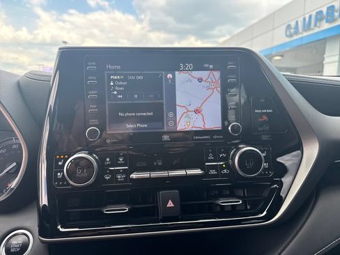 Used 2020 Toyota Highlander Limited AWD/4WD image 30