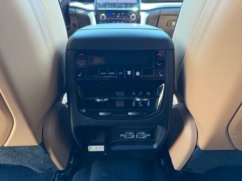 Used 2025 Jeep Grand Cherokee L Summit w/ Rear Seat Video Group I AWD/4WD image 13