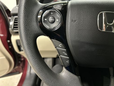 Used 2017 Honda Accord LX image 19