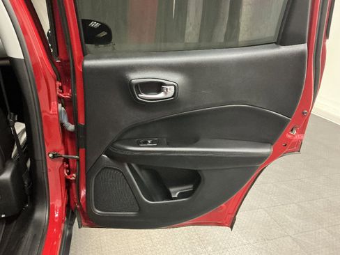 Used 2020 Jeep Compass Latitude image 28