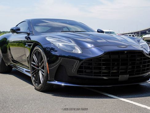 Used 2024 Aston Martin DB12 Coupe RWD image 12