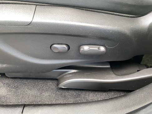 Used 2019 Buick Encore Sport Touring image 18