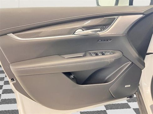 Certified 2022 Cadillac XT6 Sport image 16