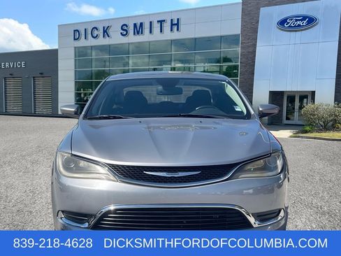 Used 2015 Chrysler 200 Limited w/ Convenience Group image 2