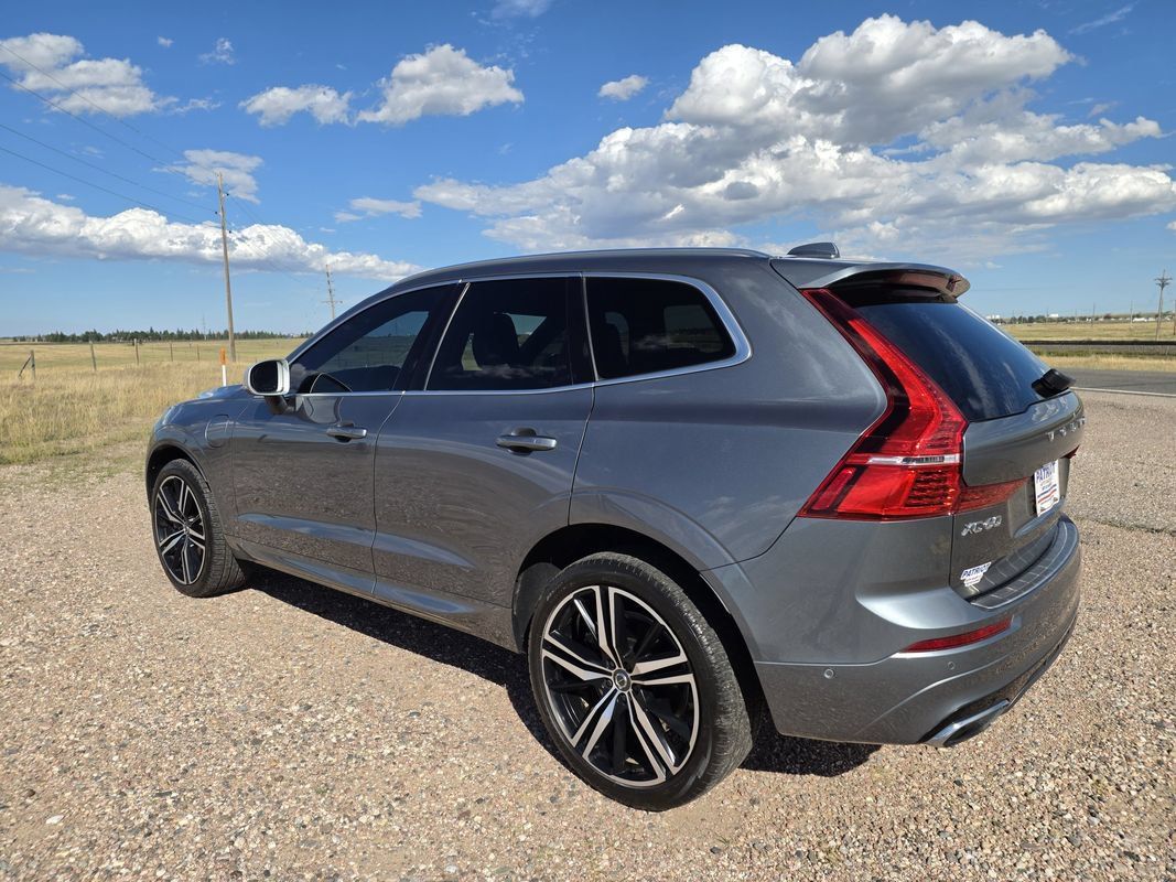 Used 2019 Volvo XC60 T8 R-Design w/ Advanced Package AWD/4WD image 3