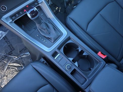 New 2025 Audi Q3 2.0T Premium image 24