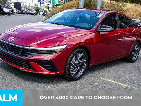 Used 2025 Hyundai Elantra Sport image 3