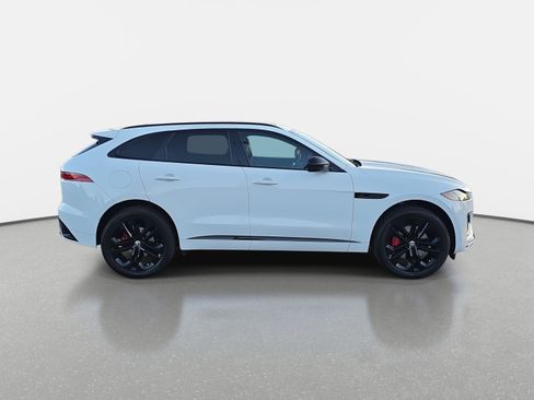 Used 2024 Jaguar F-PACE R-Dynamic S image 4