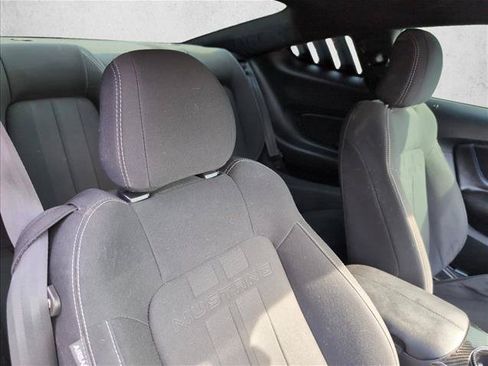 Used 2020 Ford Mustang Coupe RWD image 27