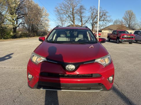 Used 2017 Toyota RAV4 XLE image 2