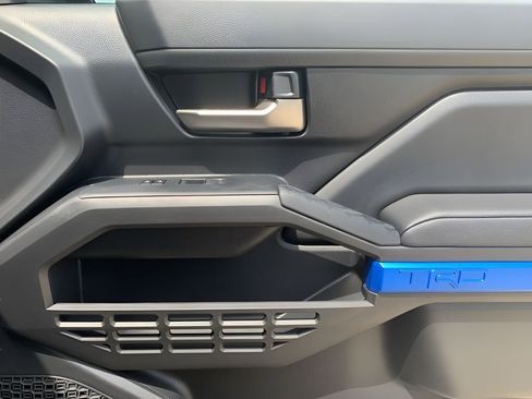 New 2025 Toyota Tacoma TRD Off-Road image 18