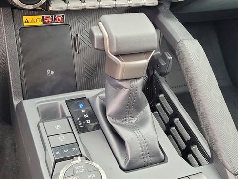 Used 2024 Toyota Tacoma Trailhunter image 23