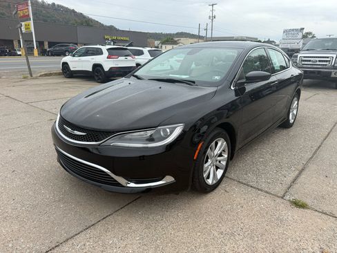 Used 2015 Chrysler 200 Limited image 5