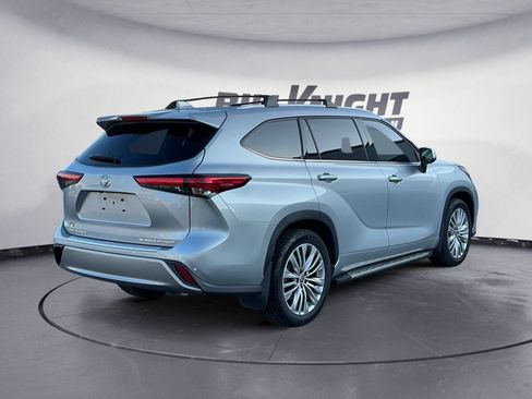 Used 2022 Toyota Highlander Platinum AWD/4WD image 5